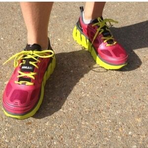 Hoka Conquest Road Running Soes red and green womens size 10